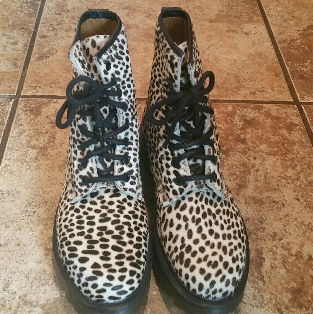 **SOLD**Brand New Dr. Martens boots Size 7 - Picture 3 of 4